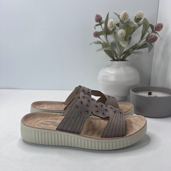 Easy Street Taj Comfort Wave Platform Slide Sandals Natural Women's 6 Tried On - Picture 1 of 9